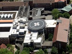 Erstellung des Hubschrauberlandeplatzes auf dem Bonifatius Hospital